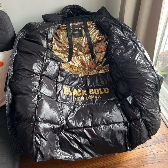 Women's Black Puffer Coat - Picture 12 of 14